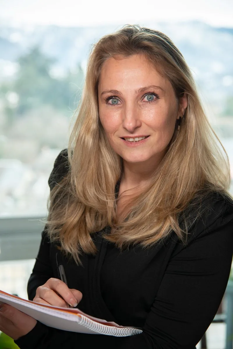 Roxane Michellier, infirmière certifiée en neuronutrition, en accompagnement à domicile en Savoie